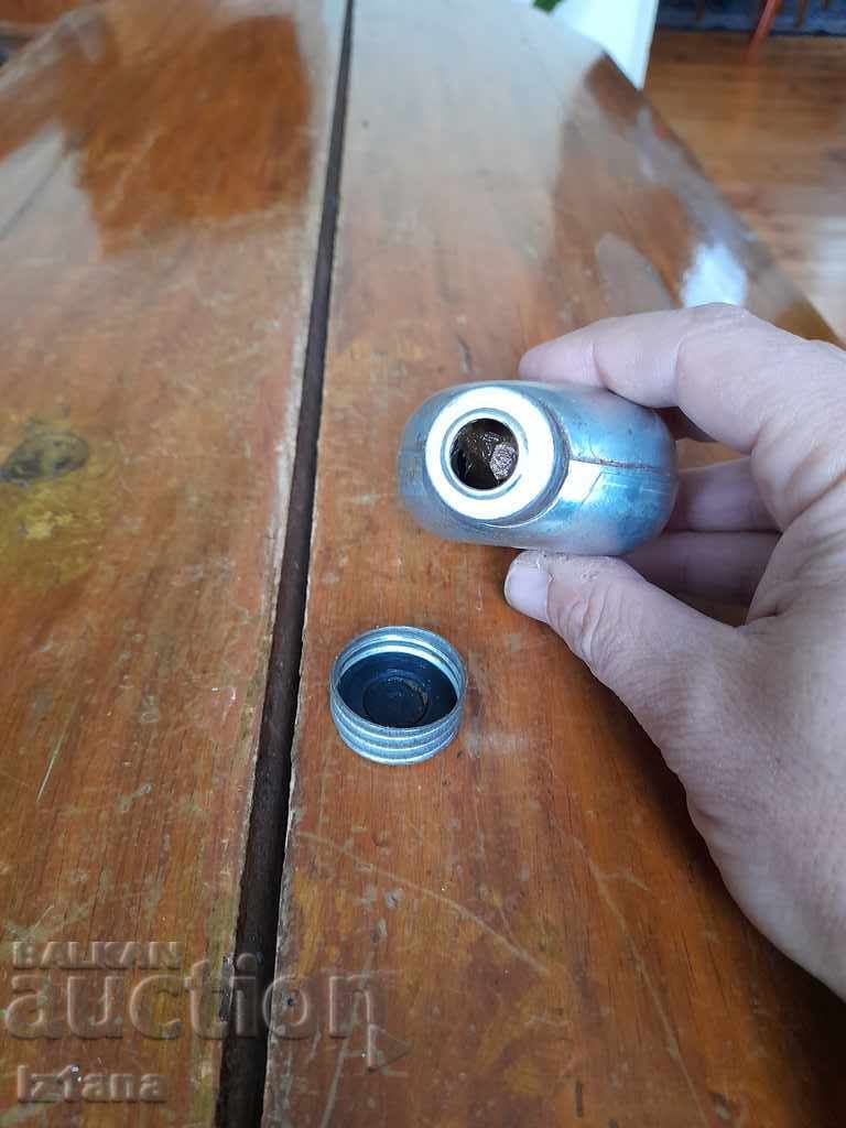 An old soldier's grease gun - 6 An old soldier's grease gun - 6