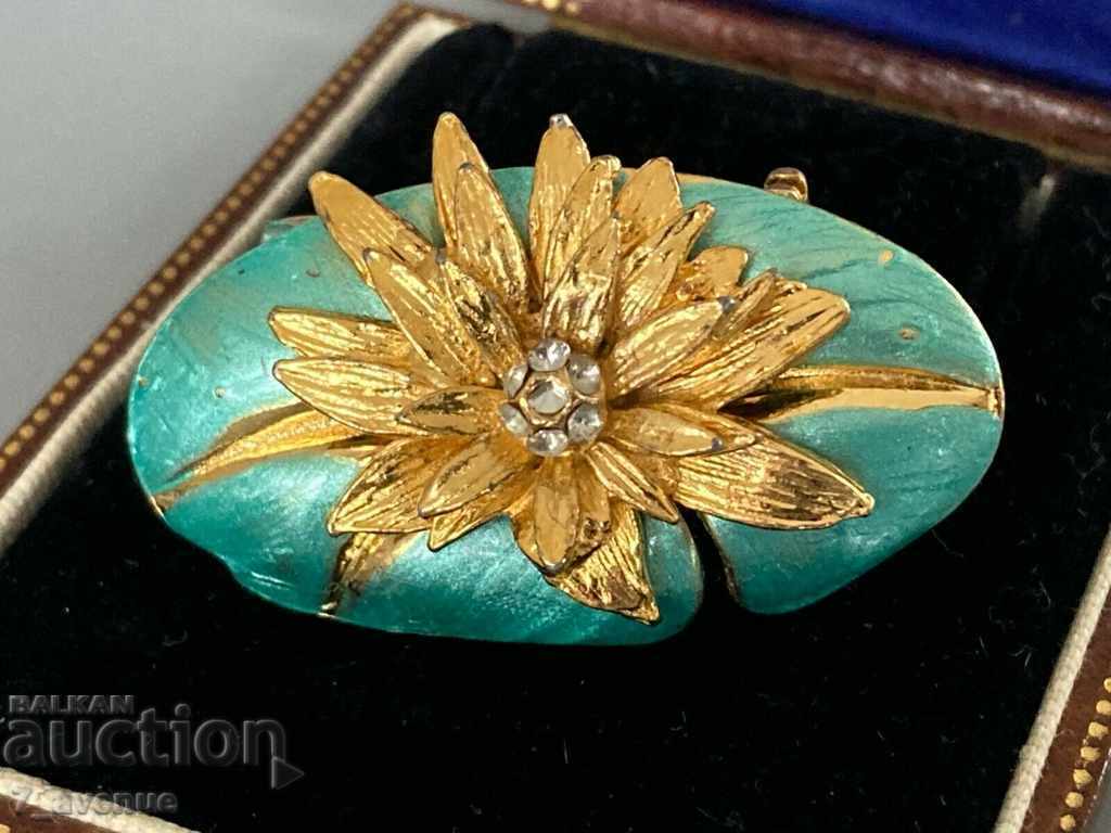 BROOCH old, elegant, timeless, stylish