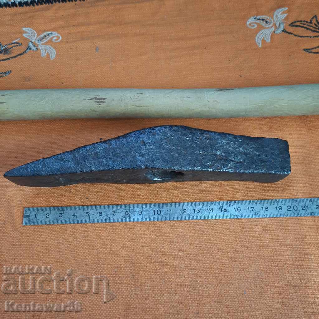 Antique wrought stone stone hammer. with price 29.00 BGN | € 14.83 Antique wrought stone stone hammer. with price 29.00 BGN | € 14.83