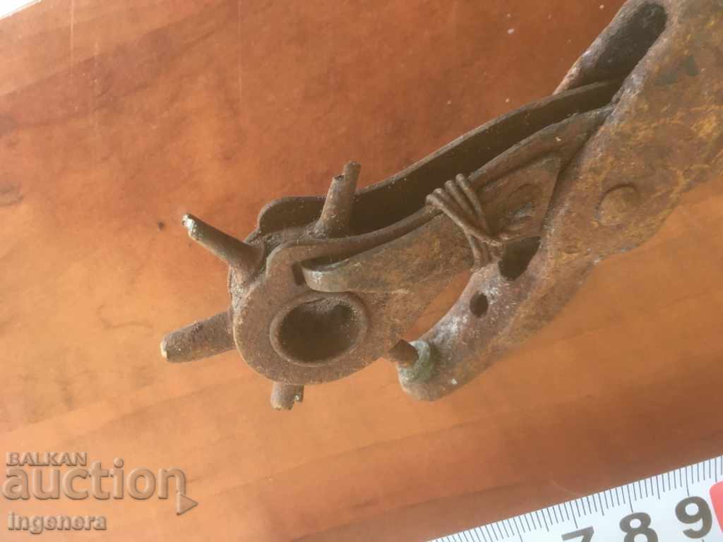 INSTRUMENT PLIERS SPECIALIZED IN INTERIOR ZAMBA with price 3.00 BGN | € 1.53