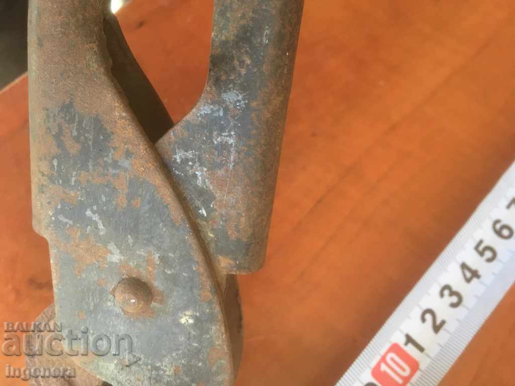 Auction PLIERS SPECIALIZED SOCIAL TOOL Auction PLIERS SPECIALIZED SOCIAL TOOL