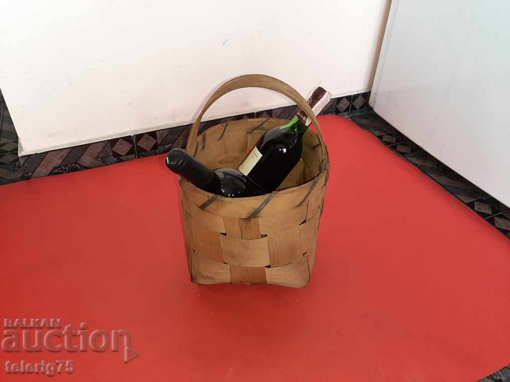 Delivery of Old Retro Wooden Wicker Medium Basket Delivery of Old Retro Wooden Wicker Medium Basket