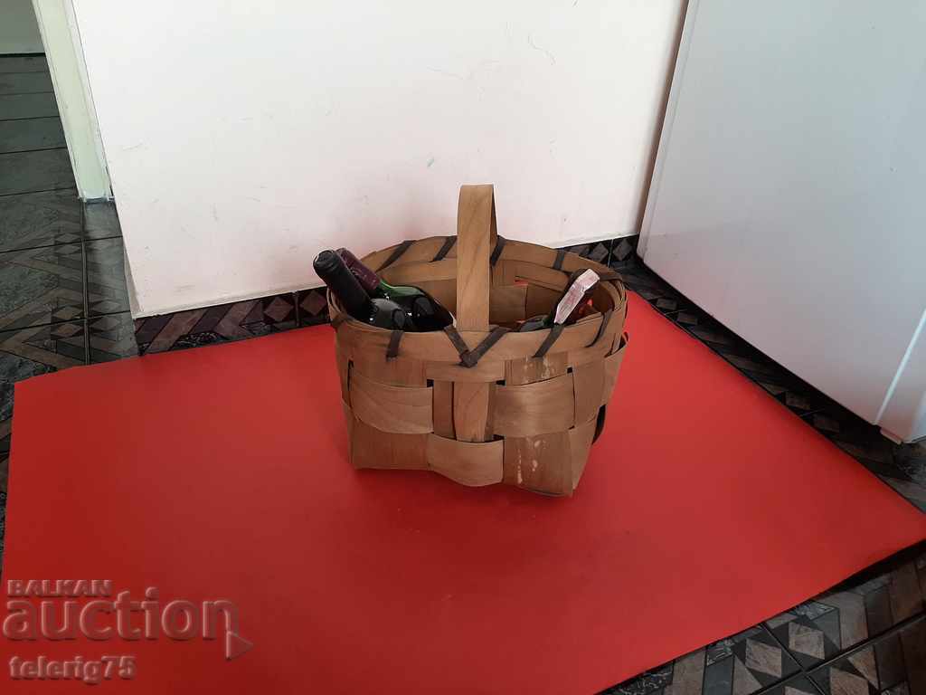 Auction Old Retro Wooden Wicker Basket Auction Old Retro Wooden Wicker Basket