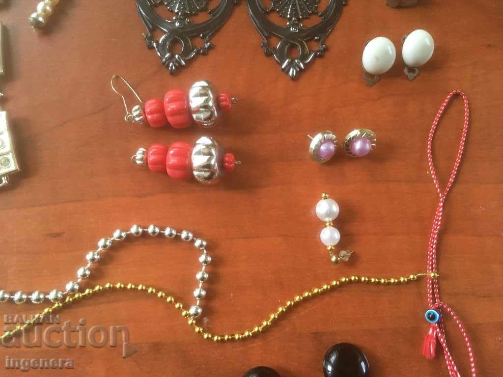 LOT OF EARRINGS 17 PCS HEALTHY, BROOCHES, ETC. with price 25.00 BGN | € 12.78 LOT OF EARRINGS 17 PCS HEALTHY, BROOCHES, ETC. with price 25.00 BGN | € 12.78