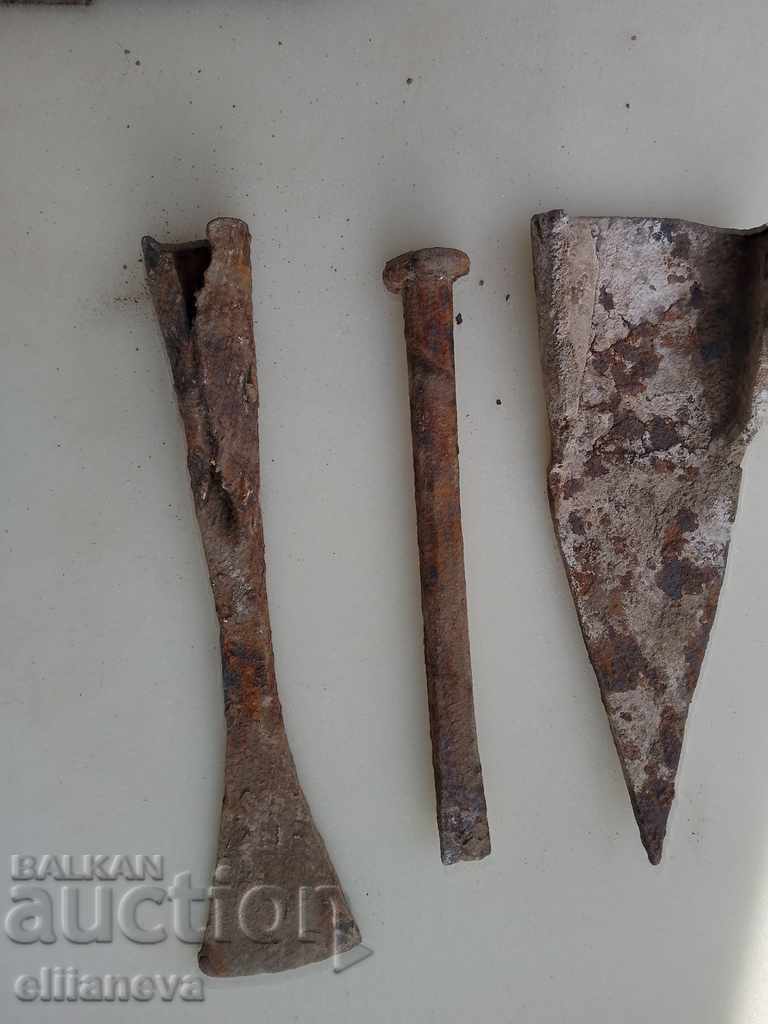 old tools with price 25.00 BGN | € 12.78
