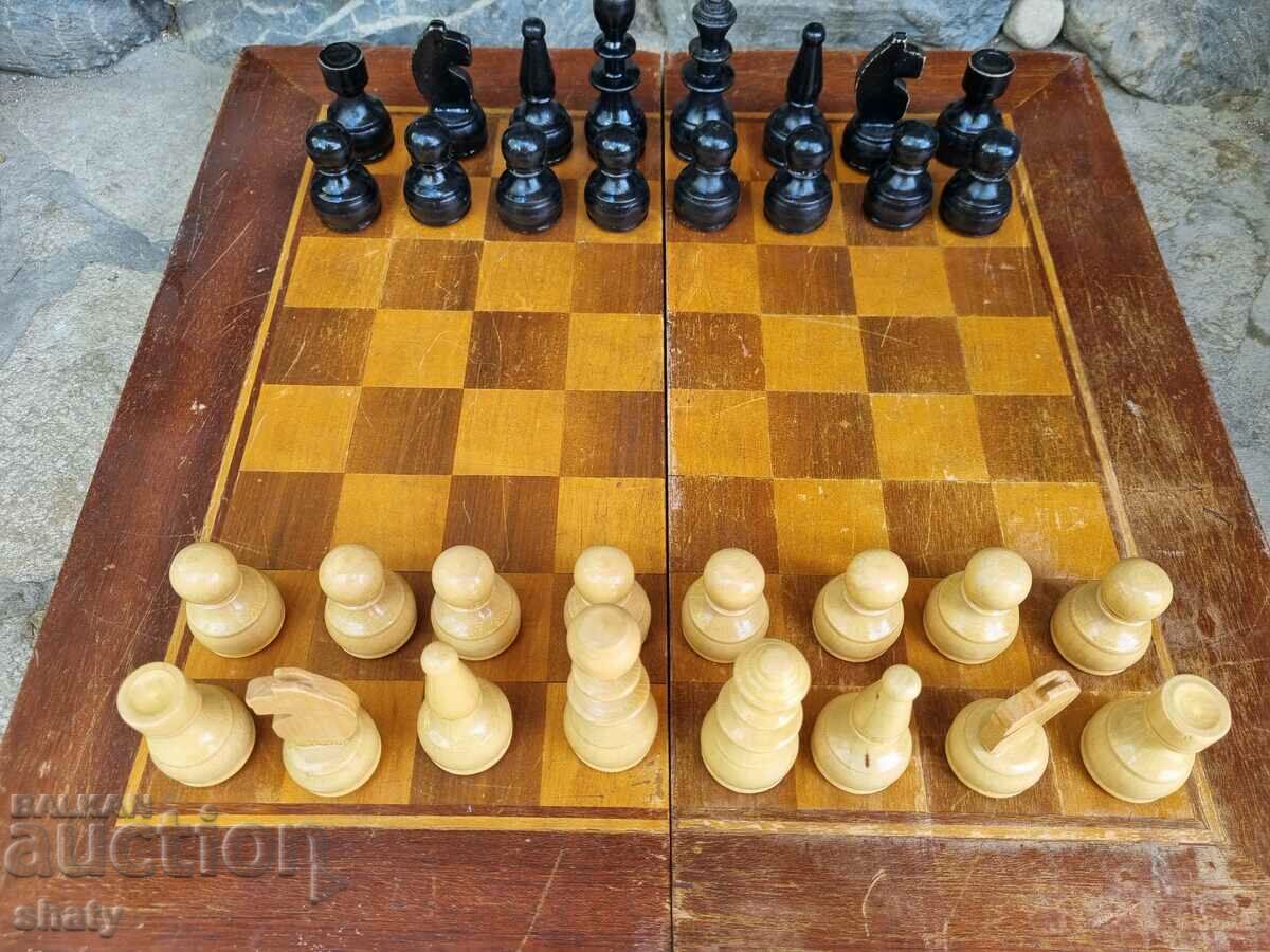 Vechi șah rusesc cu preț 45.00 BGN | € 23.01 Vechi șah rusesc cu preț 45.00 BGN | € 23.01