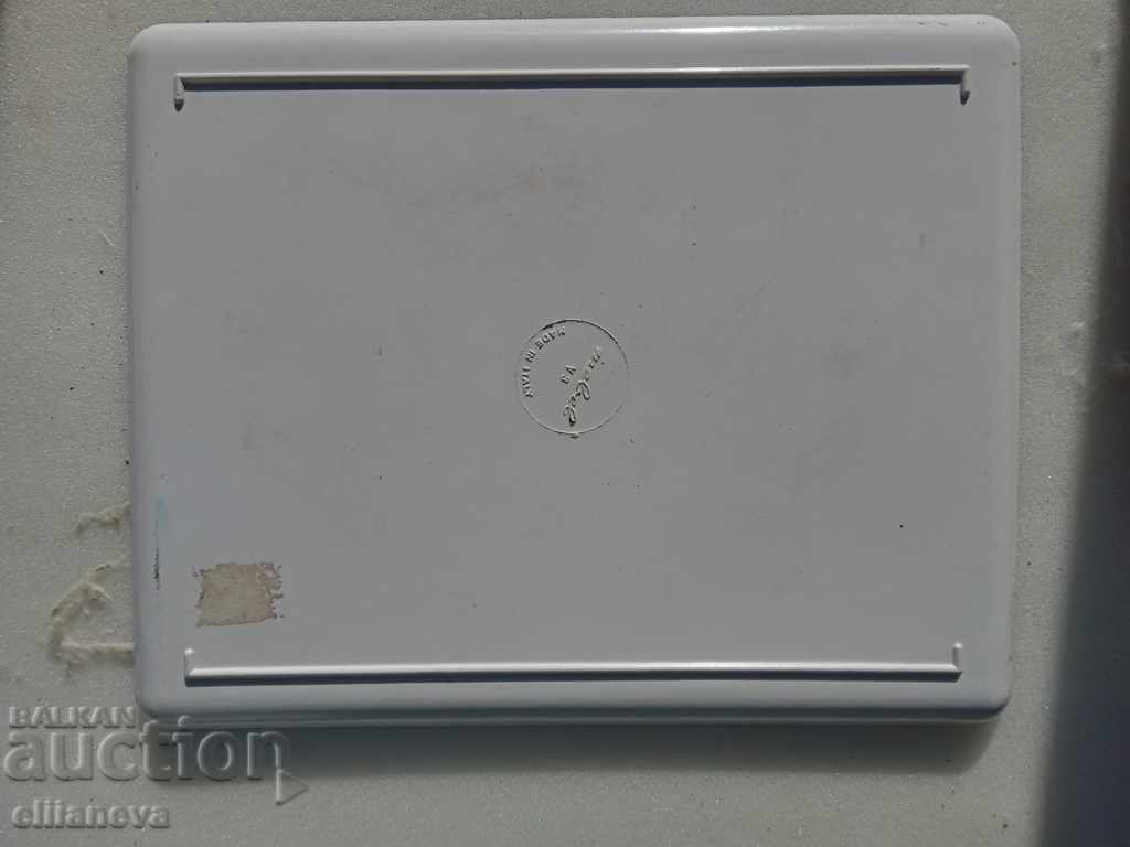 board Paris with price 8.00 BGN | € 4.09