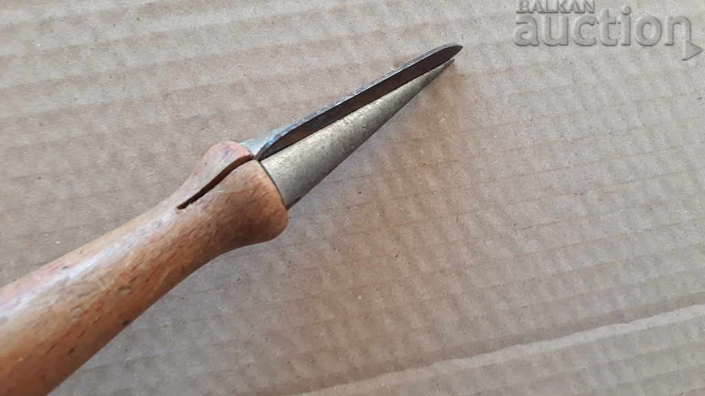 Collectible tool sharpener for cork - 6