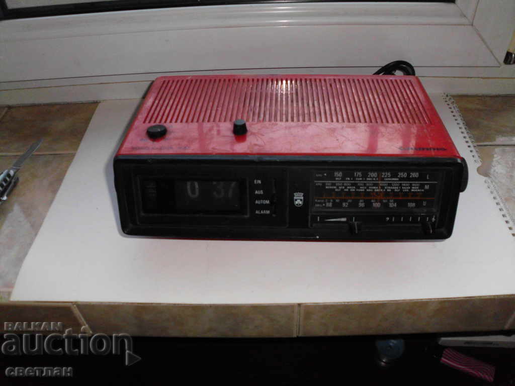 OLD RADIO WITH CLOCK with price 65.00 BGN | € 33.23 OLD RADIO WITH CLOCK with price 65.00 BGN | € 33.23