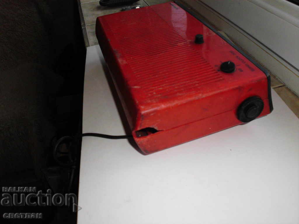 Auction OLD RADIO WITH CLOCK Auction OLD RADIO WITH CLOCK