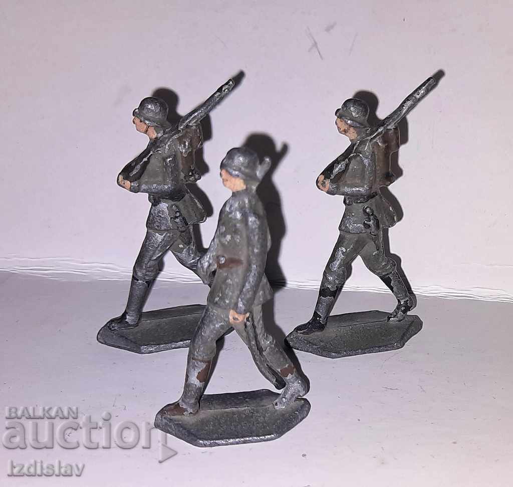 Delivery of Old original lead figurines of German soldiers Delivery of Old original lead figurines of German soldiers