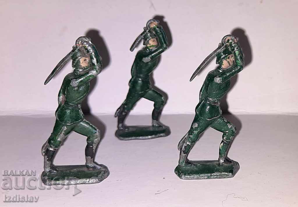 Old original lead figurines of German soldiers with price 60.00 BGN | € 30.68 Old original lead figurines of German soldiers with price 60.00 BGN | € 30.68