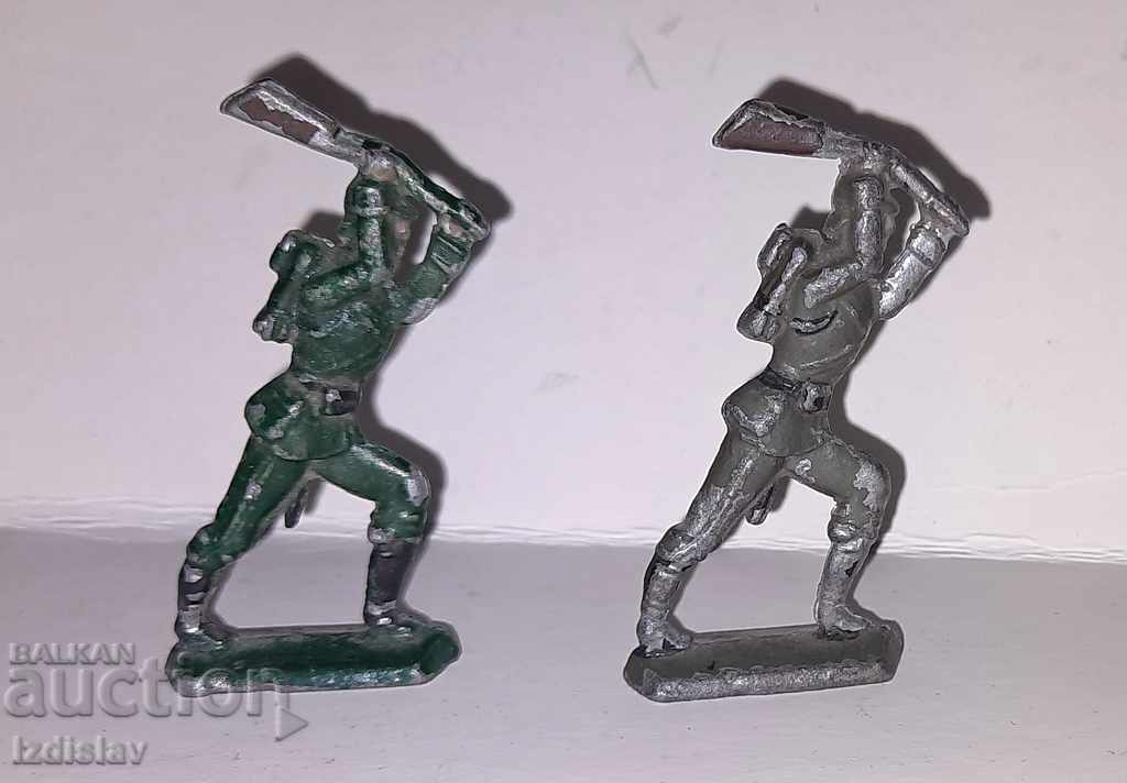 Old original lead figurines of German soldiers with price 40.00 BGN | € 20.45 Old original lead figurines of German soldiers with price 40.00 BGN | € 20.45