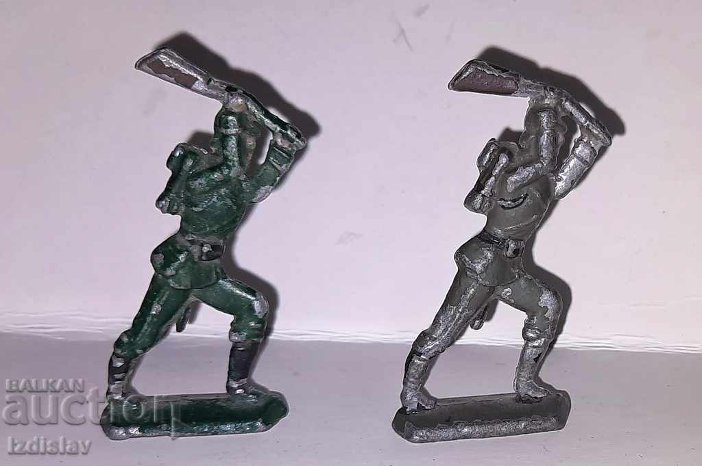 Delivery of Old original lead figurines of German soldiers Delivery of Old original lead figurines of German soldiers