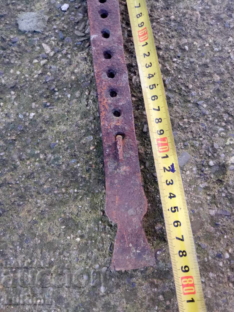 Παλιό σφυρήλατο σίδερο με τιμή 14.99 BGN | € 7.66 Παλιό σφυρήλατο σίδερο με τιμή 14.99 BGN | € 7.66