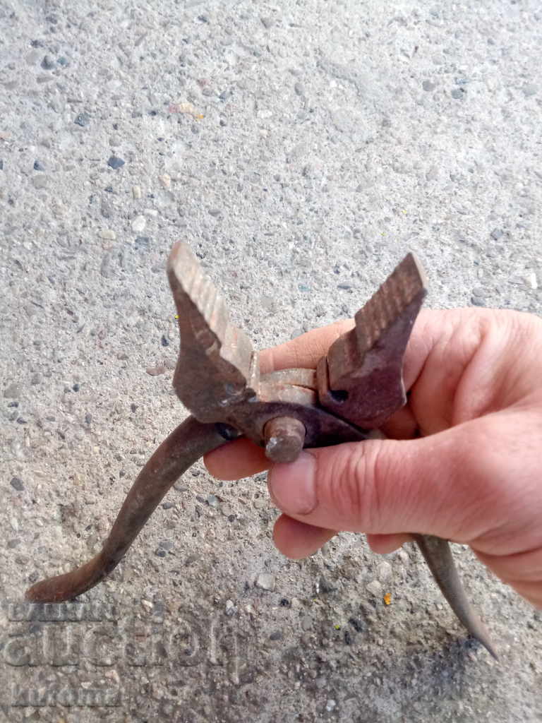 Auction Old army pliers of a gunner Auction Old army pliers of a gunner