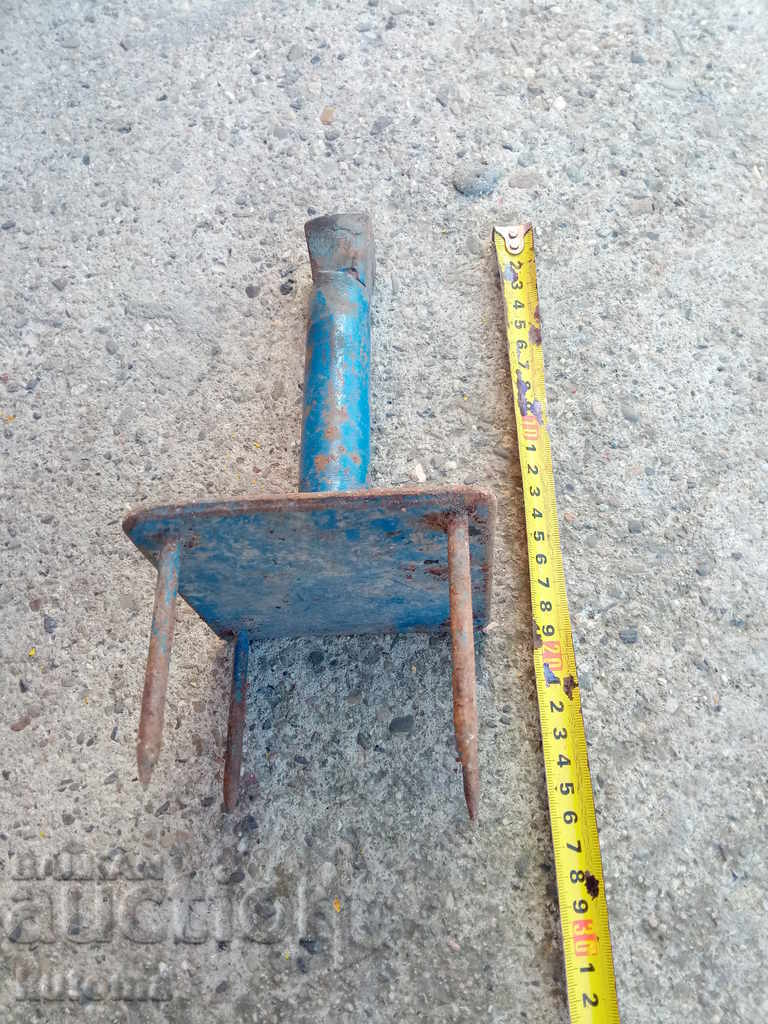 Delivery of An old anvil