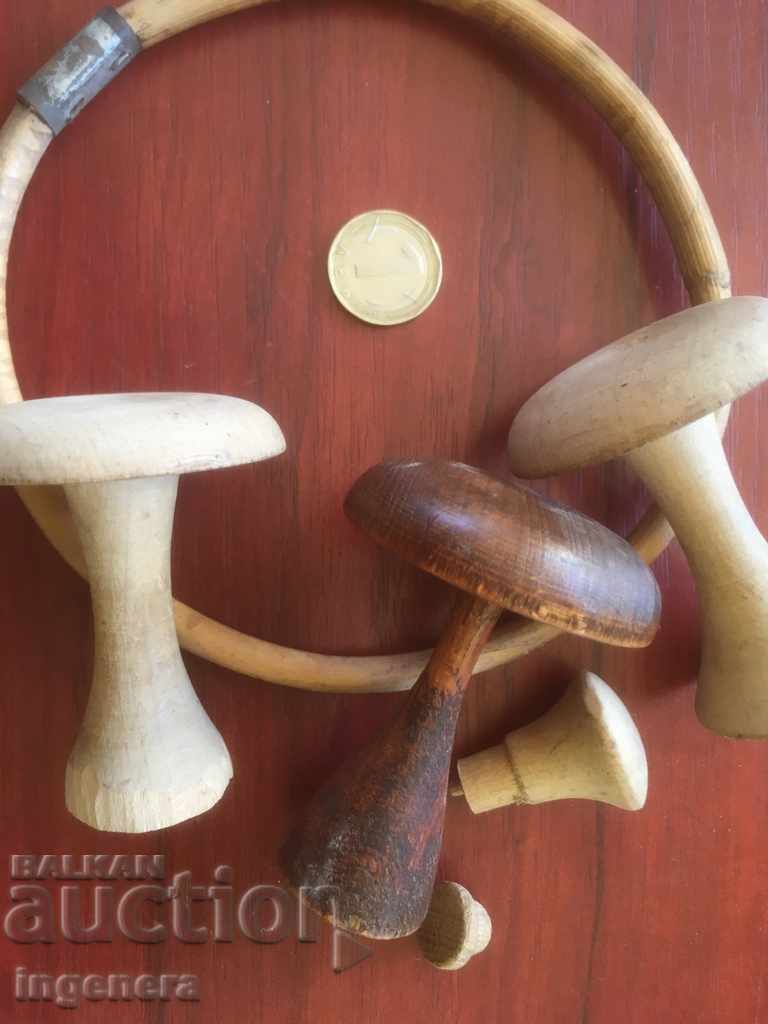 DETALII DE MOBILIER DIN LEMN cu preț € 3.90 | 7.63 BGN