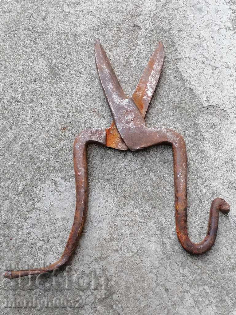 Licitație Foarfece vechi din fier forjat, cuțit, foarfece din fier forjat Licitație Foarfece vechi din fier forjat, cuțit, foarfece din fier forjat