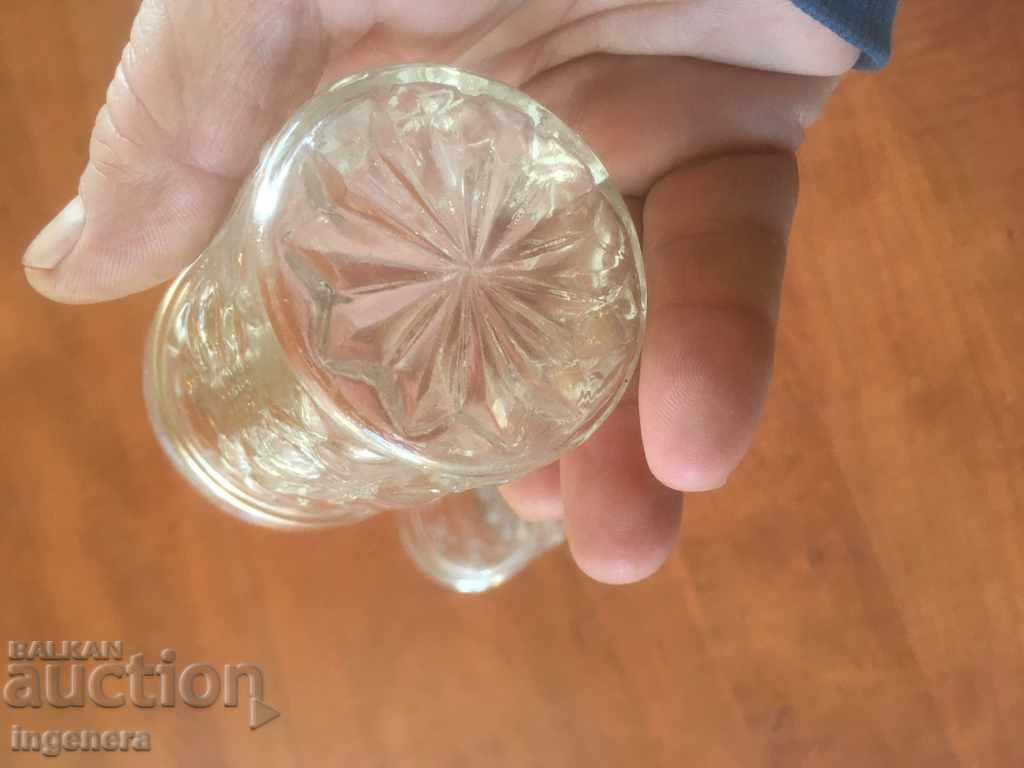 Delivery of GLASS GLASS RELIEF THICK FROM SOCA-3 PCS