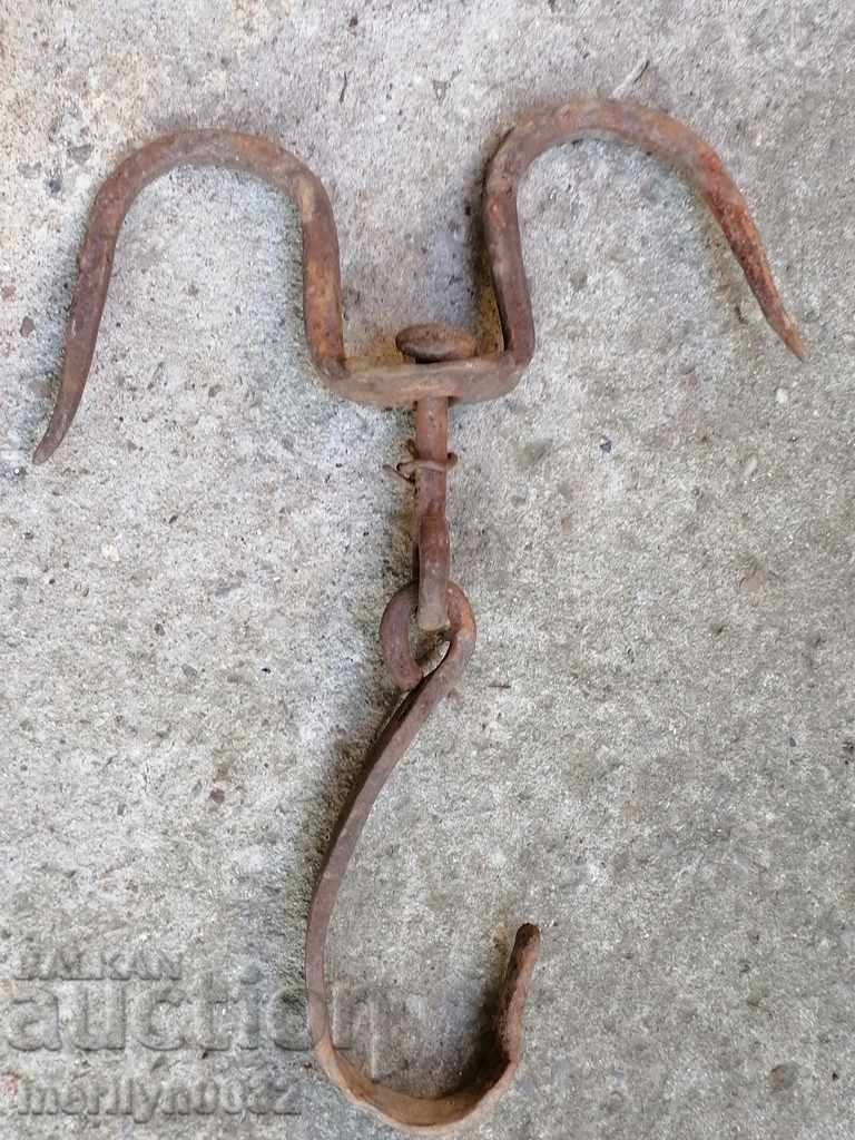 Auction An old forged scraping hook, double twin Auction An old forged scraping hook, double twin