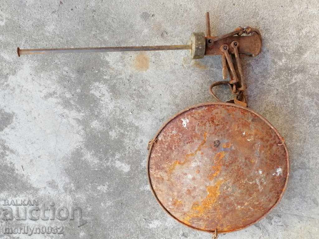 Auction Old balance scales, scales, weights, weighing scales from the mid-20th century Auction Old balance scales, scales, weights, weighing scales from the mid-20th century