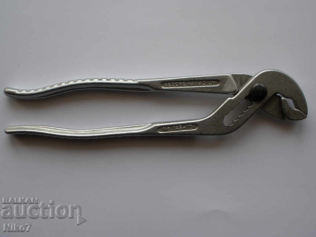 Mutat, clește german „GEDORE”. cu preț 39.99 BGN | € 20.45