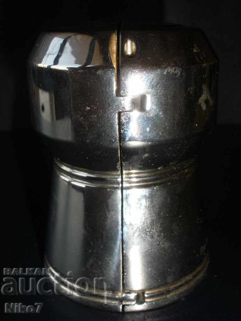 Metal cartridge for champagne cork "MOET & CHANDON". with price 99.00 BGN | € 50.62 Metal cartridge for champagne cork "MOET & CHANDON". with price 99.00 BGN | € 50.62