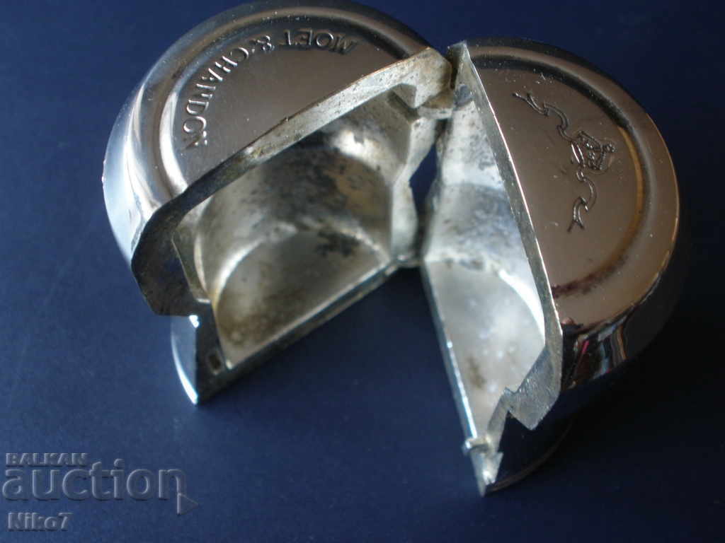 Metal cartridge for champagne cork "MOET & CHANDON". - 5 Metal cartridge for champagne cork "MOET & CHANDON". - 5
