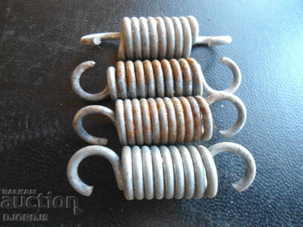 Παλιά ελατήρια 4 τεμάχια με τιμή 3.00 BGN | € 1.53 Παλιά ελατήρια 4 τεμάχια με τιμή 3.00 BGN | € 1.53