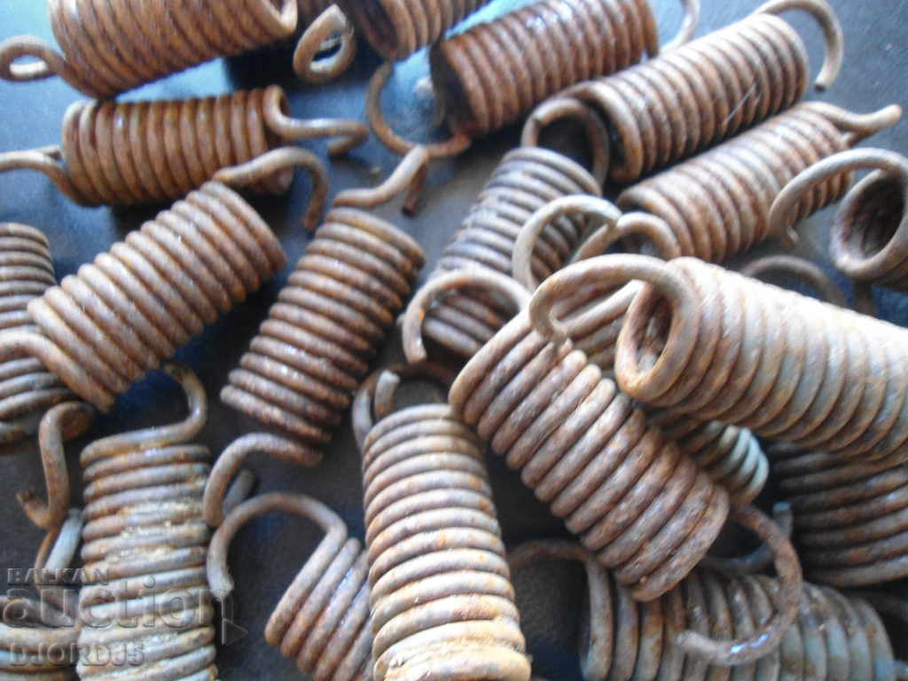 Old springs 40 pieces with price 18.00 BGN | € 9.20 Old springs 40 pieces with price 18.00 BGN | € 9.20
