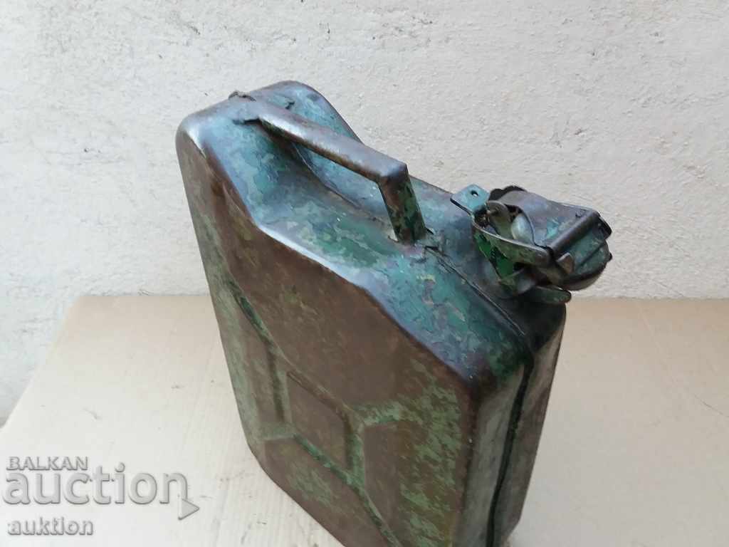 Delivery of MILITARY TUBE FOR FUEL - 10 LITERS