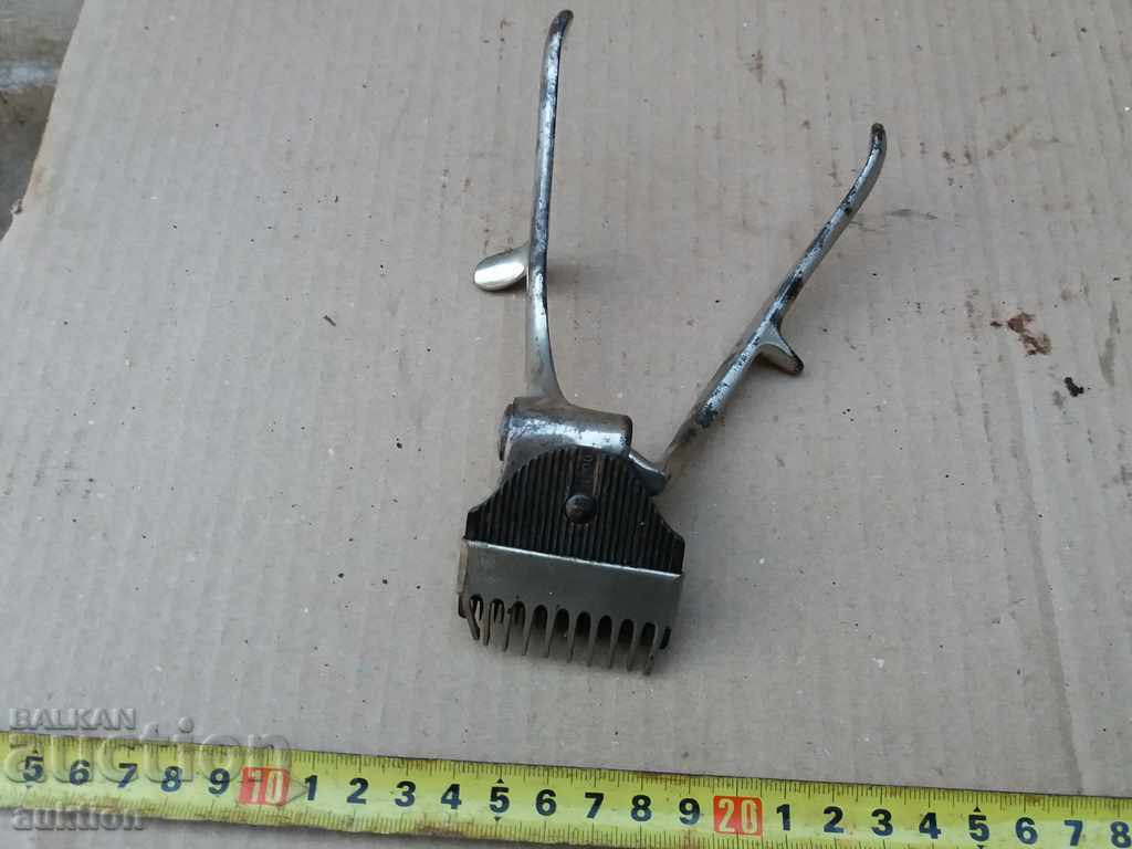 Delivery of EXCELLENT WORKING CUTTER WITH ATTACHMENT Delivery of EXCELLENT WORKING CUTTER WITH ATTACHMENT