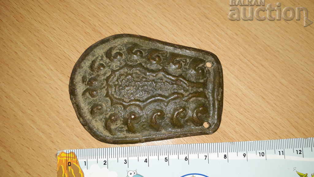 Auction  antique bronze buckle half applique