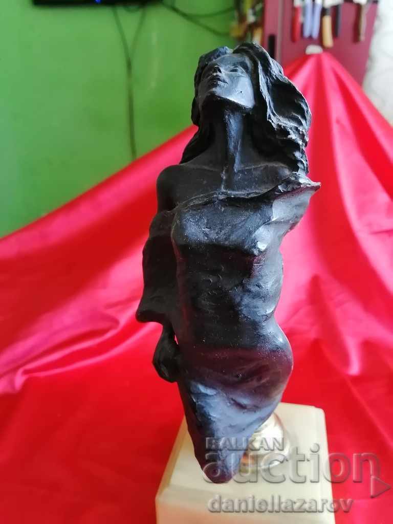 Livrarea Sculptură unică a autorului, figurină statuie Livrarea Sculptură unică a autorului, figurină statuie
