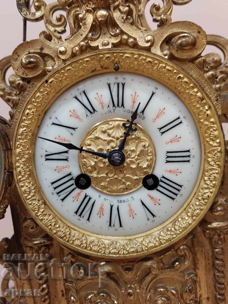 bronze fireplace clock with price 1500.00 BGN | € 766.94 bronze fireplace clock with price 1500.00 BGN | € 766.94