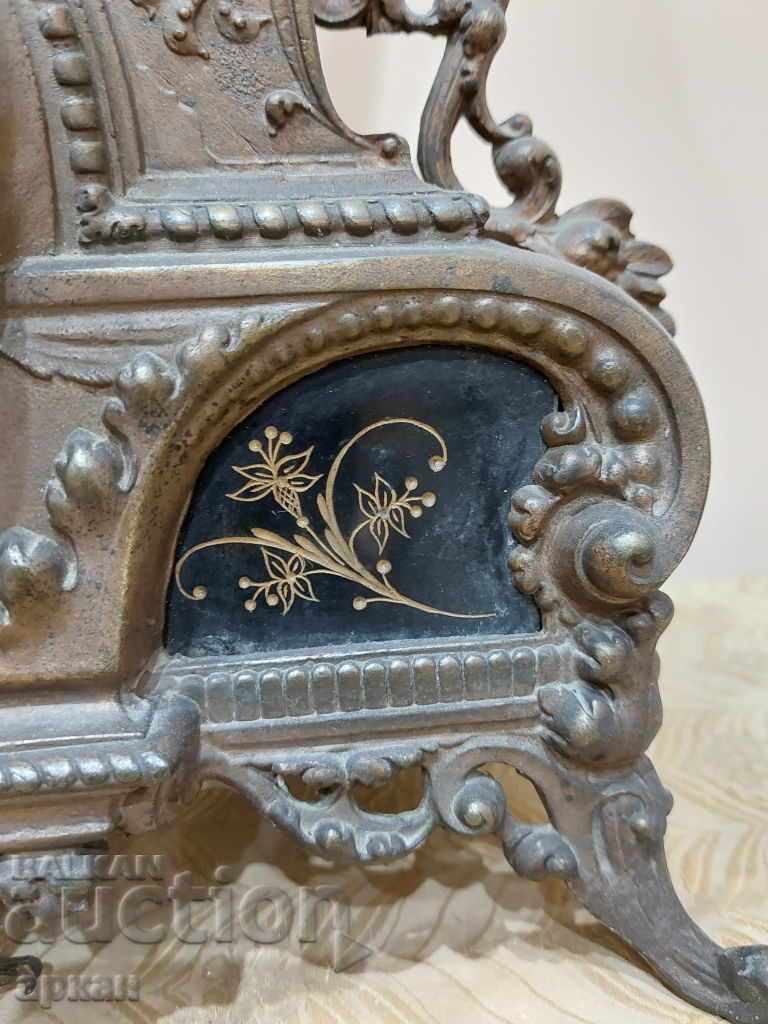 Delivery of French mantel clock - late 19th century Delivery of French mantel clock - late 19th century