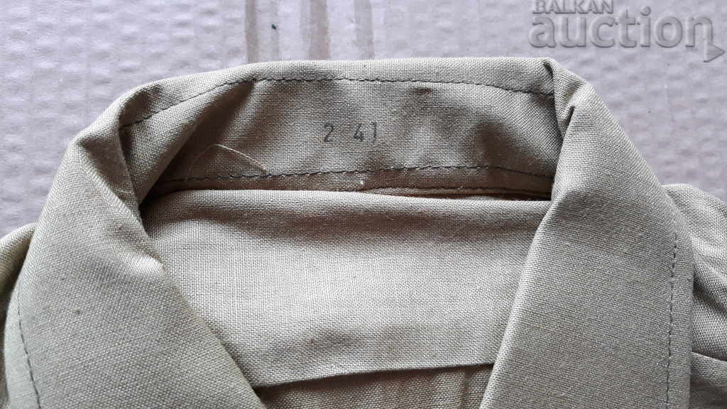 cămașă de ofițer de la soc cu preț 35.00 BGN | € 17.90 cămașă de ofițer de la soc cu preț 35.00 BGN | € 17.90