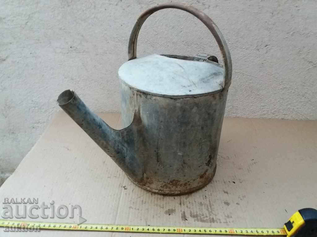 solid metal watering can for yard with price 8.99 BGN | € 4.60 solid metal watering can for yard with price 8.99 BGN | € 4.60