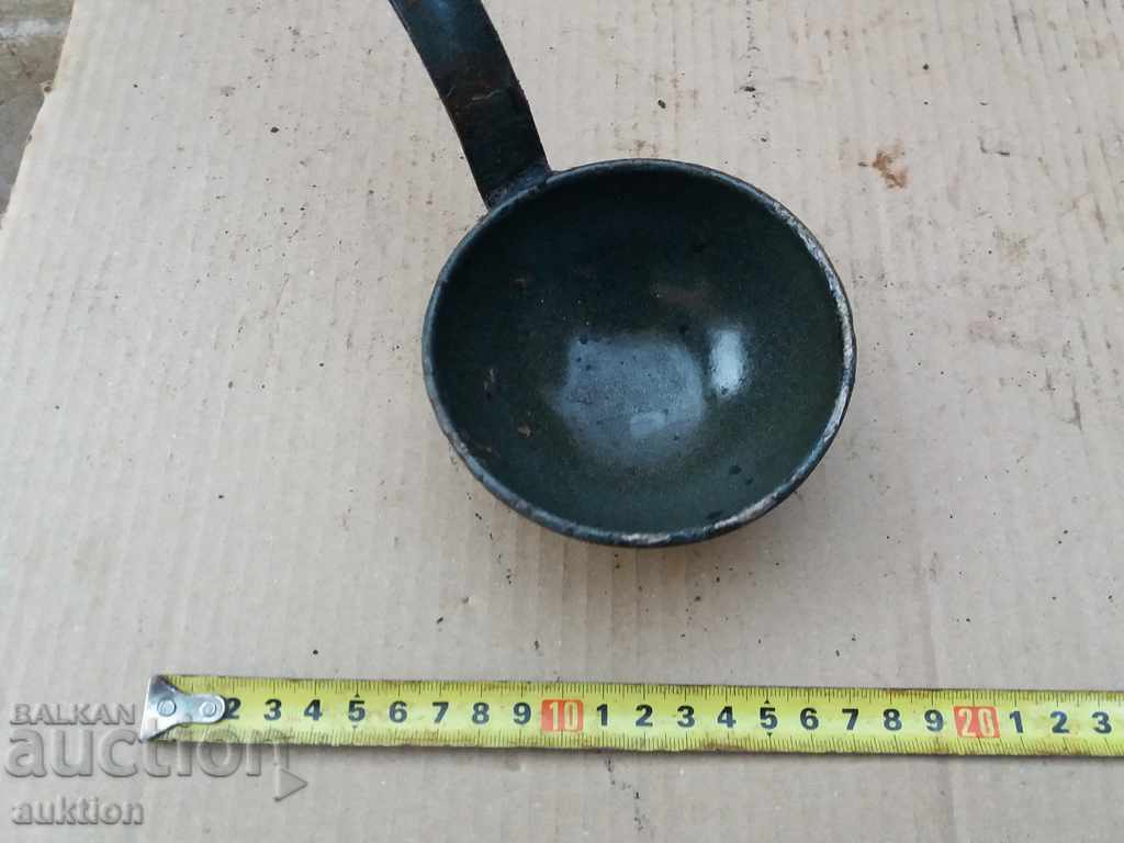 Доставка на емайлиран соц. черпак Доставка на емайлиран соц. черпак