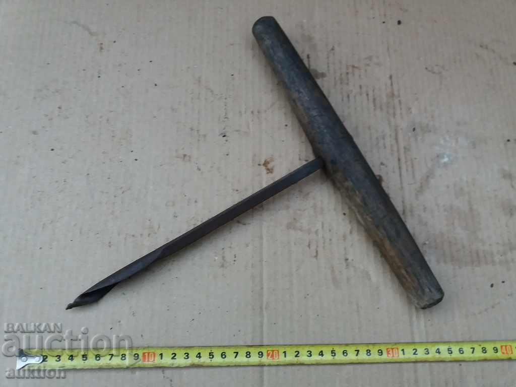 Auction interesting Revival forged drill, mitkap - crane Auction interesting Revival forged drill, mitkap - crane