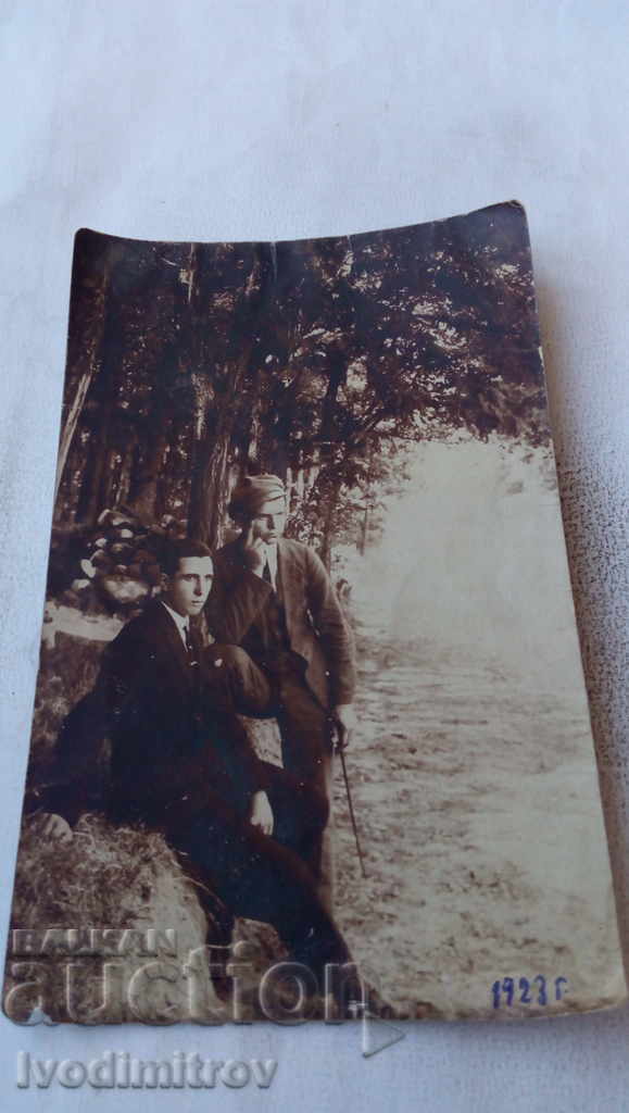 Снимка Двама млади мъже 1923