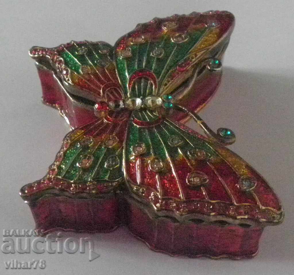 ΜΙΚΡΟ ΜΕΤΑΛΛΙΚΟ ΚΟΥΤΙ με τιμή 34.99 BGN | € 17.89 ΜΙΚΡΟ ΜΕΤΑΛΛΙΚΟ ΚΟΥΤΙ με τιμή 34.99 BGN | € 17.89