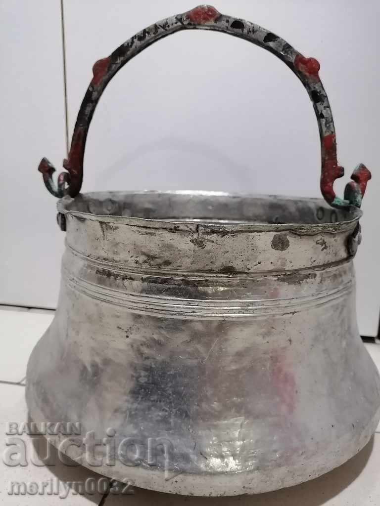 Old copper vessel, tin cauldron, copper, mint