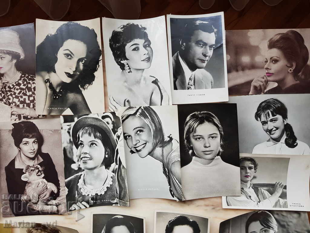 Auction Old cards of singers and actors from the 60s - 50 pieces Auction Old cards of singers and actors from the 60s - 50 pieces