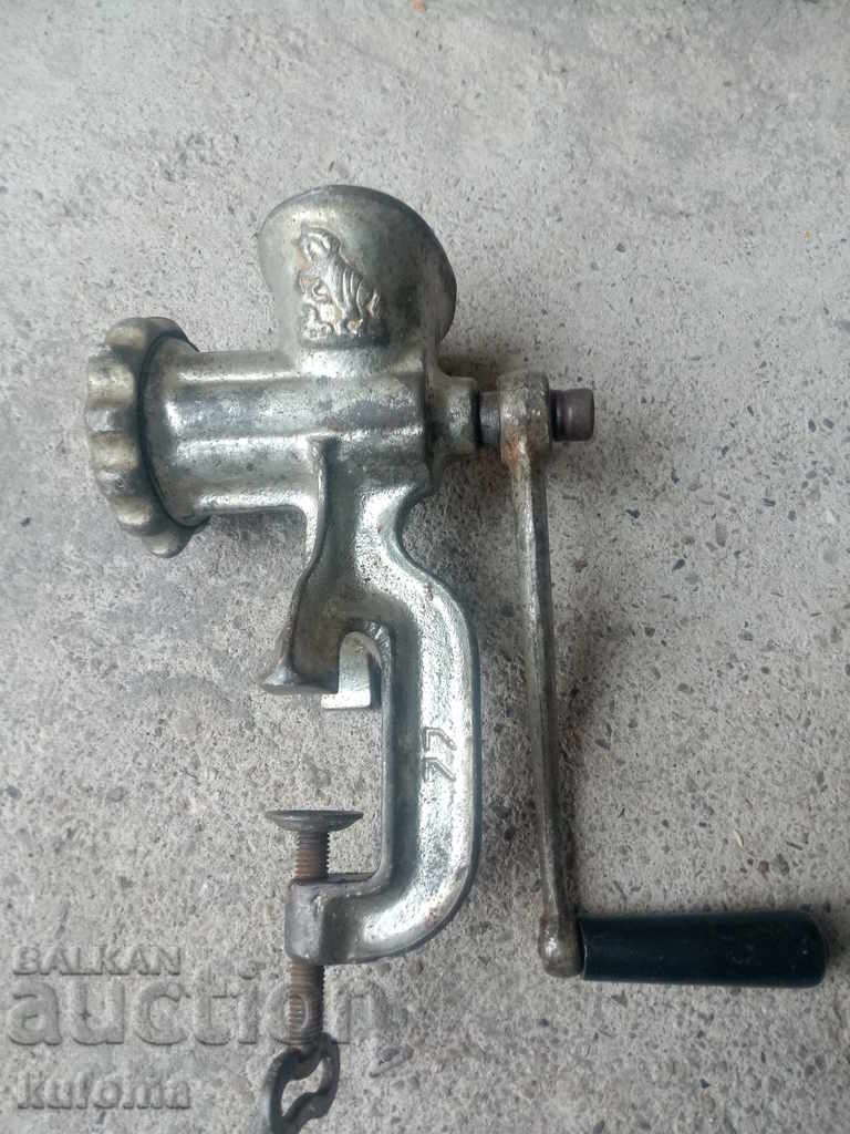 Стара месомелачка ръчна