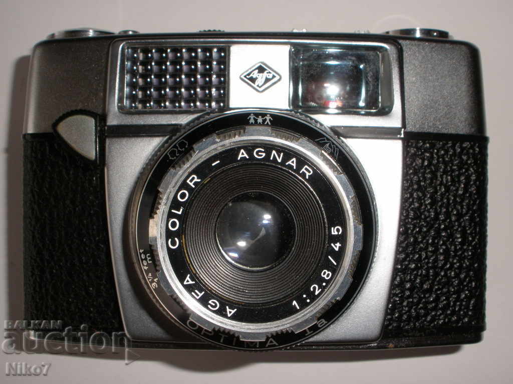 Стар германски фотоапарат "Agfa-OPTIMA - 1A". с цена € 44.99 | 87.99 лв.