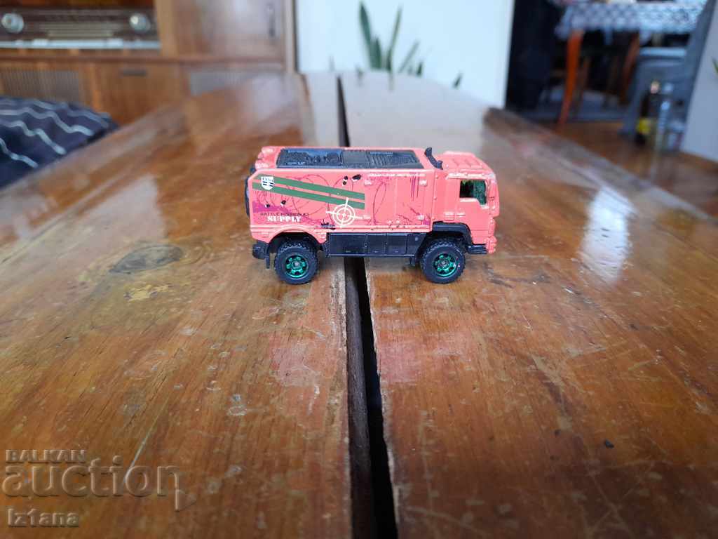 Auction  Old car, trolley