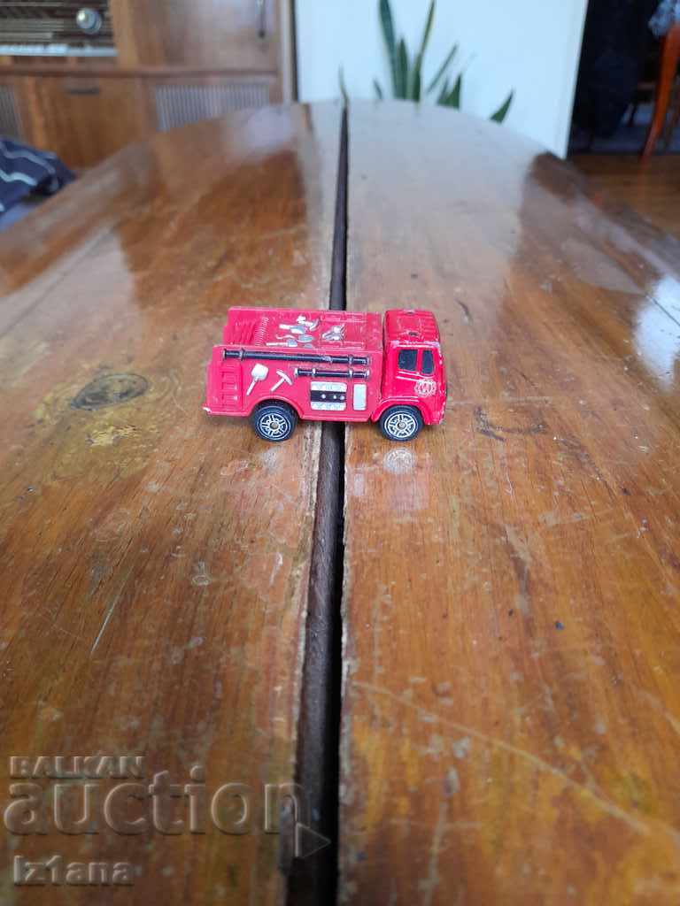 Auction  Old car, trolley