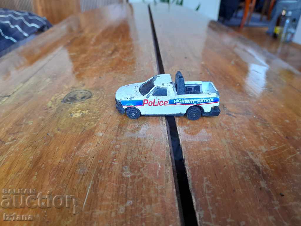 Licitație Mașină veche, cărucior Licitație Mașină veche, cărucior